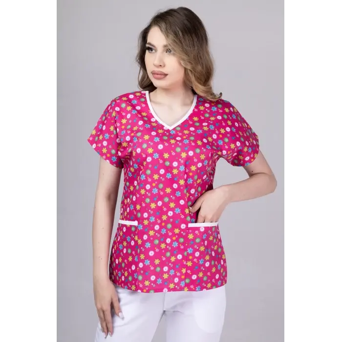 Cyclamen Meadow - Bluza uniforma medicala cu imprimeu